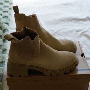 Steven Madden Blonde Chunky Ankle Boot